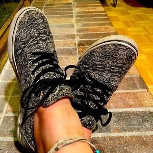 Henna Vans Women’s 7.5